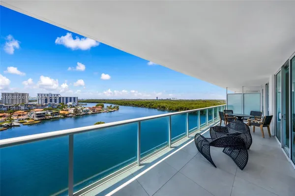 $6,200 | 400 Sunny Isle, Unit 1106, Sunny Isles Beach, FL 33160