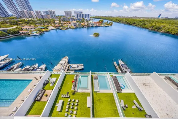 $6,200 | 400 Sunny Isle, Unit 1106, Sunny Isles Beach, FL 33160