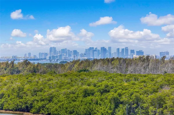 $6,200 | 400 Sunny Isle, Unit 1106, Sunny Isles Beach, FL 33160