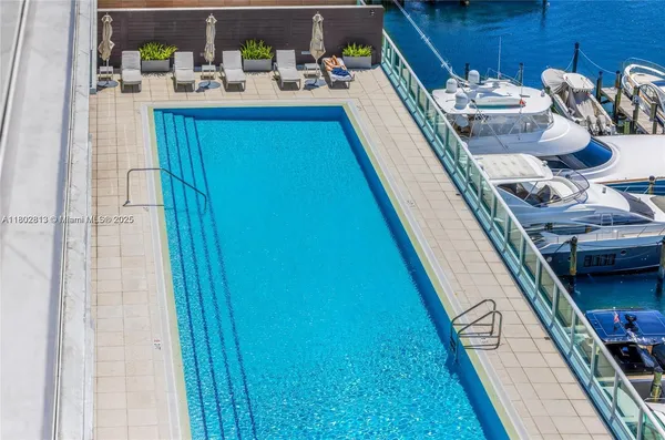 $6,200 | 400 Sunny Isle, Unit 1106, Sunny Isles Beach, FL 33160