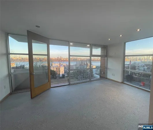 $2,500 | 132 Pine Street, Cliffside Park, NJ 07010