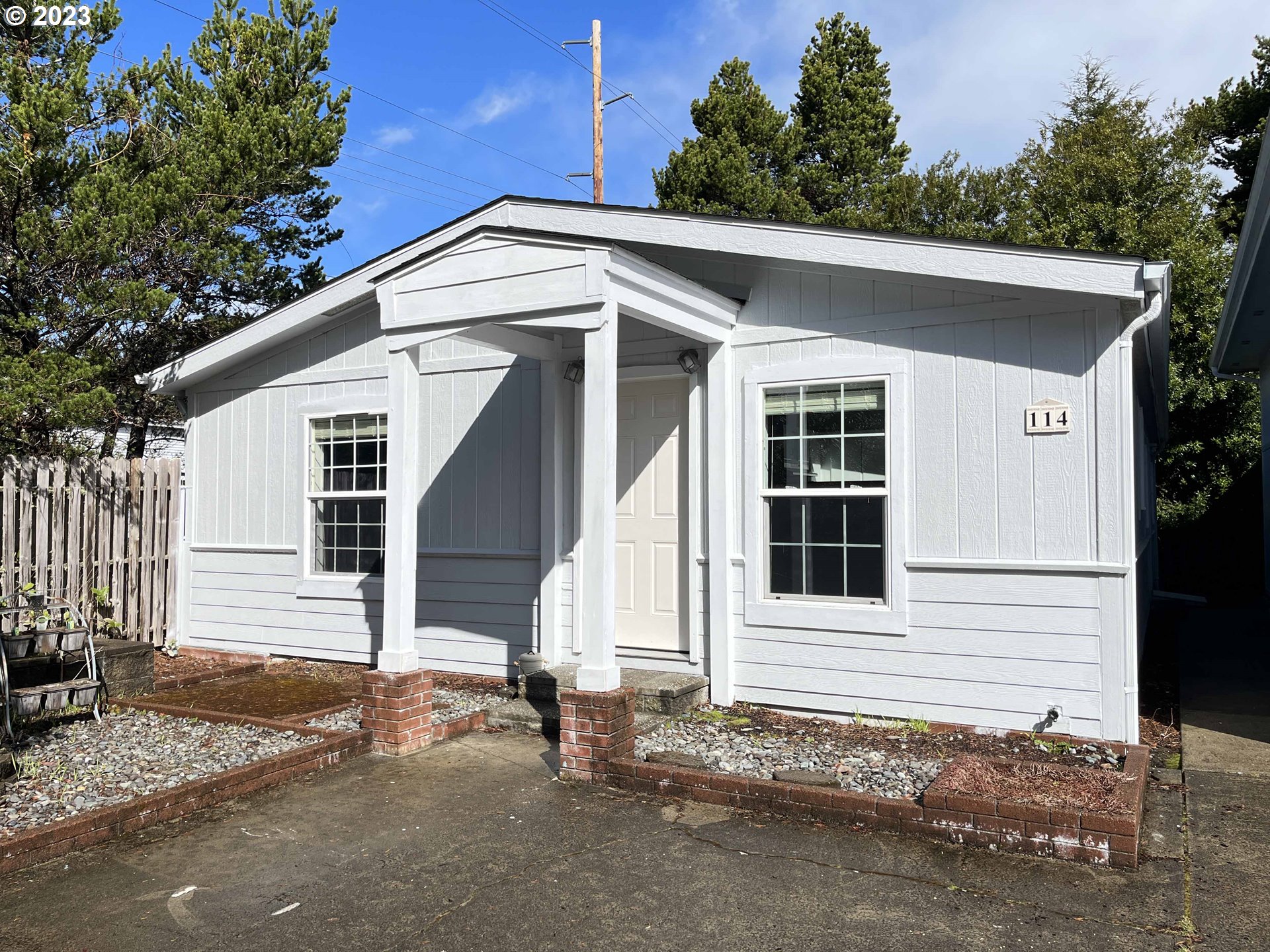 114 Pine Tree Loop Florence, OR 97439 - Photo 3 of 32 Gallery Image 3