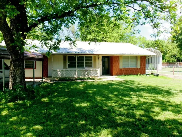 $133,300 | 200 West Spencer Street, Bangs, TX 76823