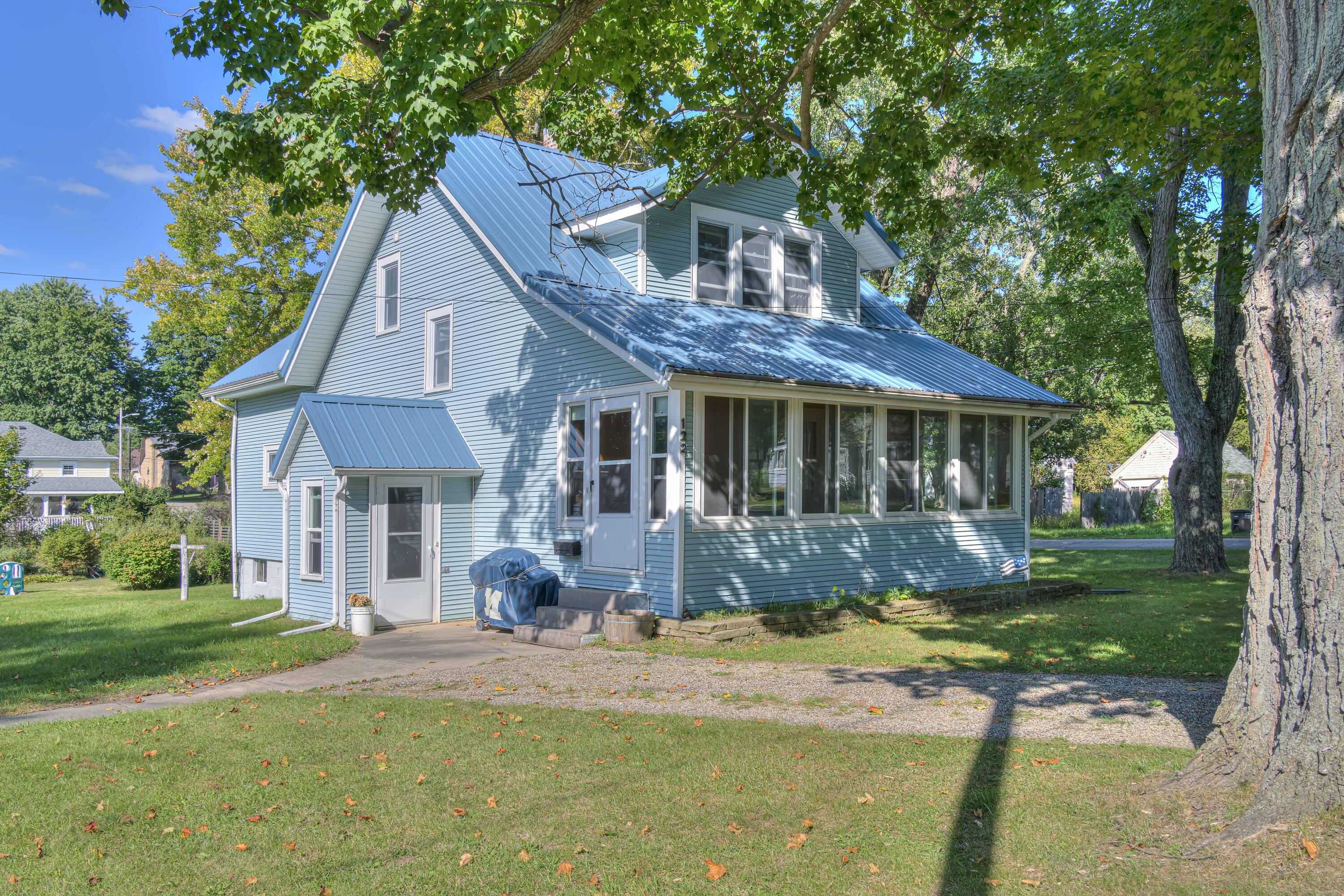 122 West High Street Rives Junction, MI 49277 - Photo 1 of 29 122 W High St in Rives 01