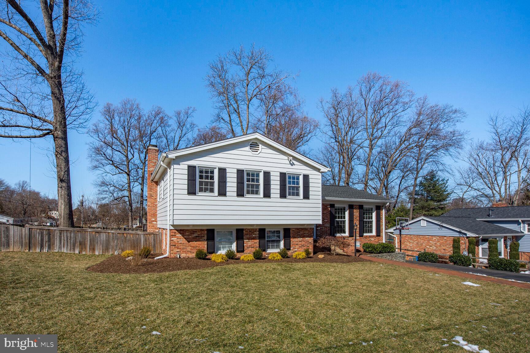 9904 Colony Road Fairfax, VA 22030 - Photo 2 of 36 Move In Ready 4 Level Split