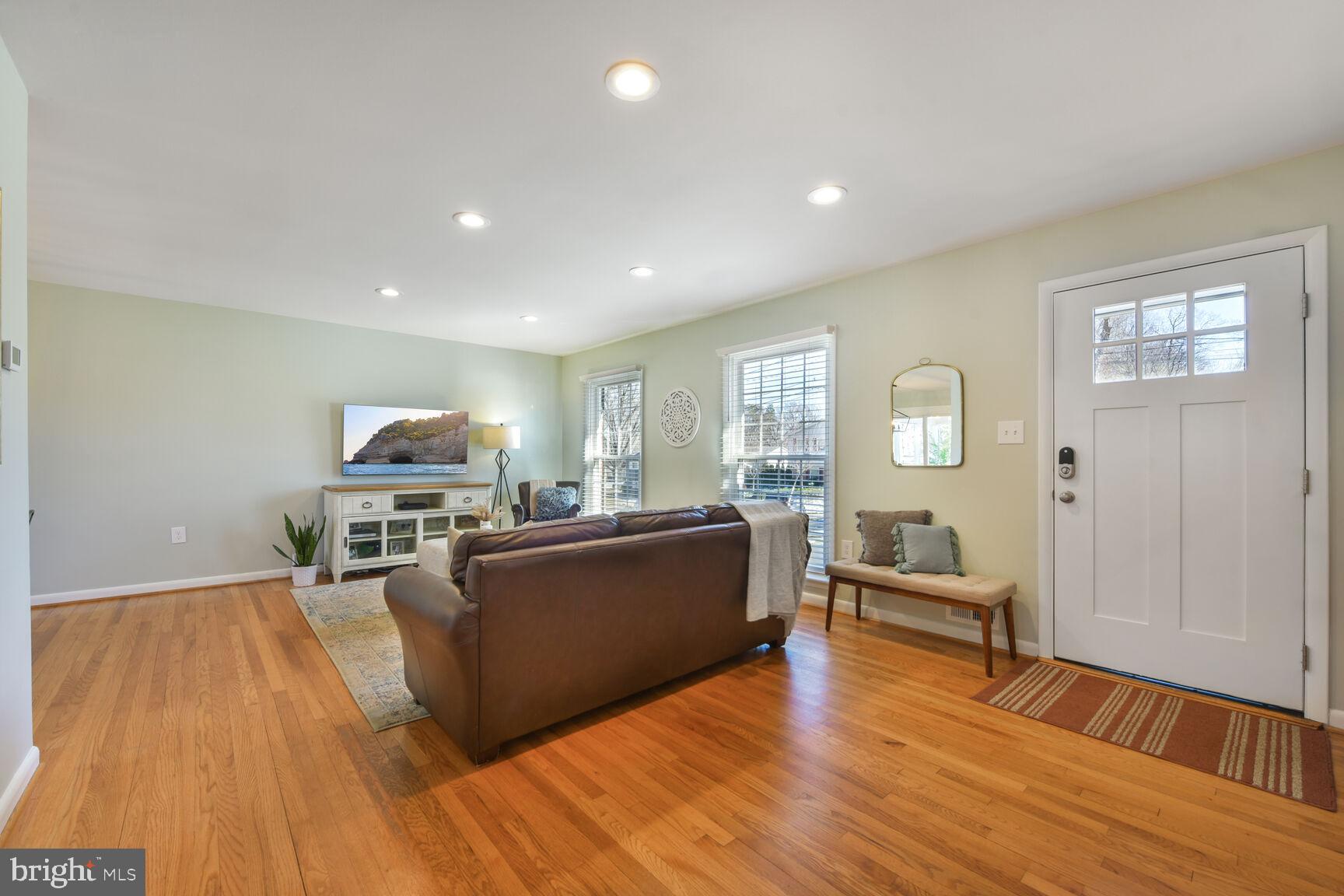 9904 Colony Road Fairfax, VA 22030 - Photo 5 of 36 Hardwood Floors throughout the Main Level
