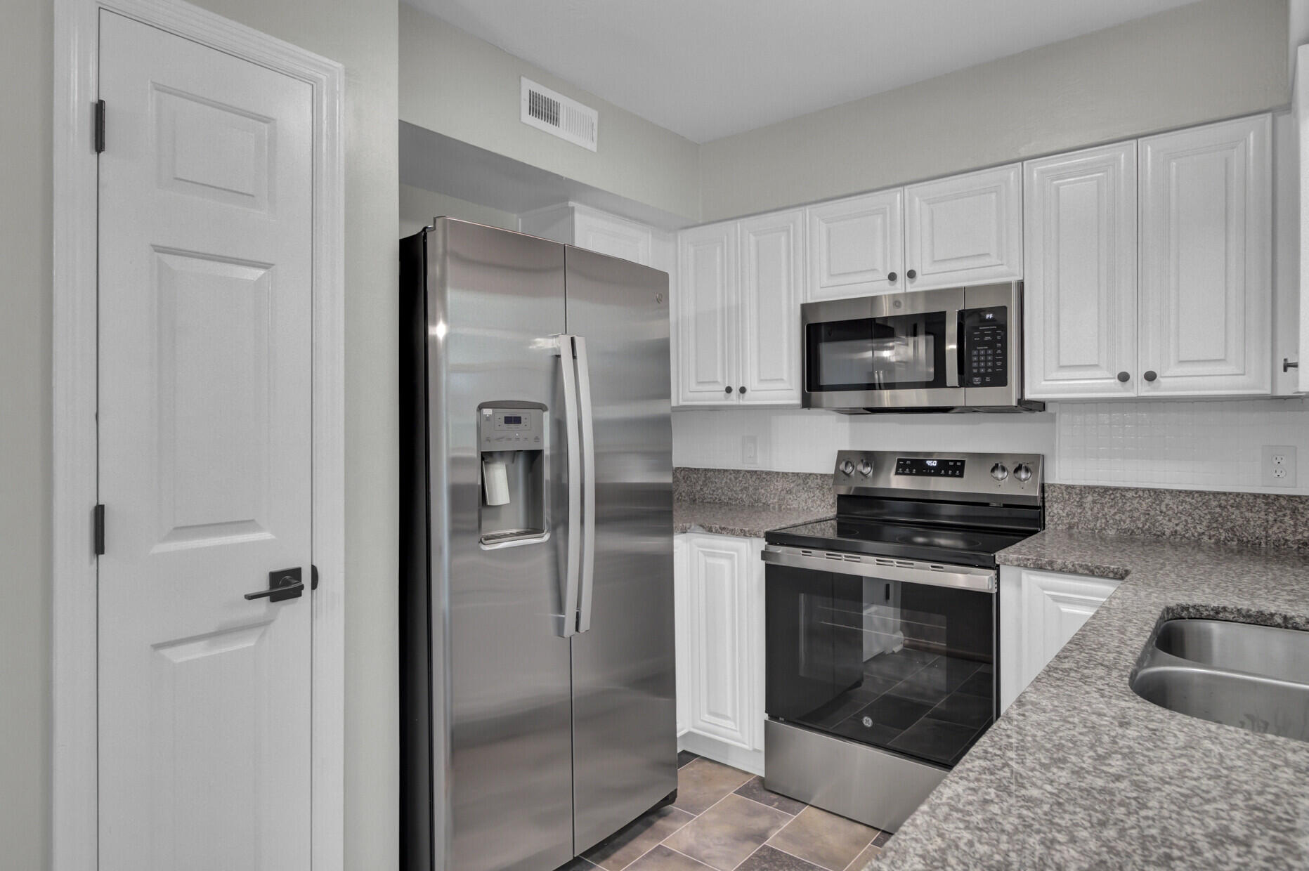 144 Traders Station Road Summerville, SC 29486 - Photo 13 of 40 13_13_mls