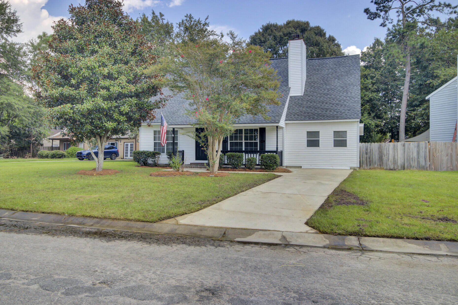 144 Traders Station Road Summerville, SC 29486 - Photo 2 of 40 02_2_mls