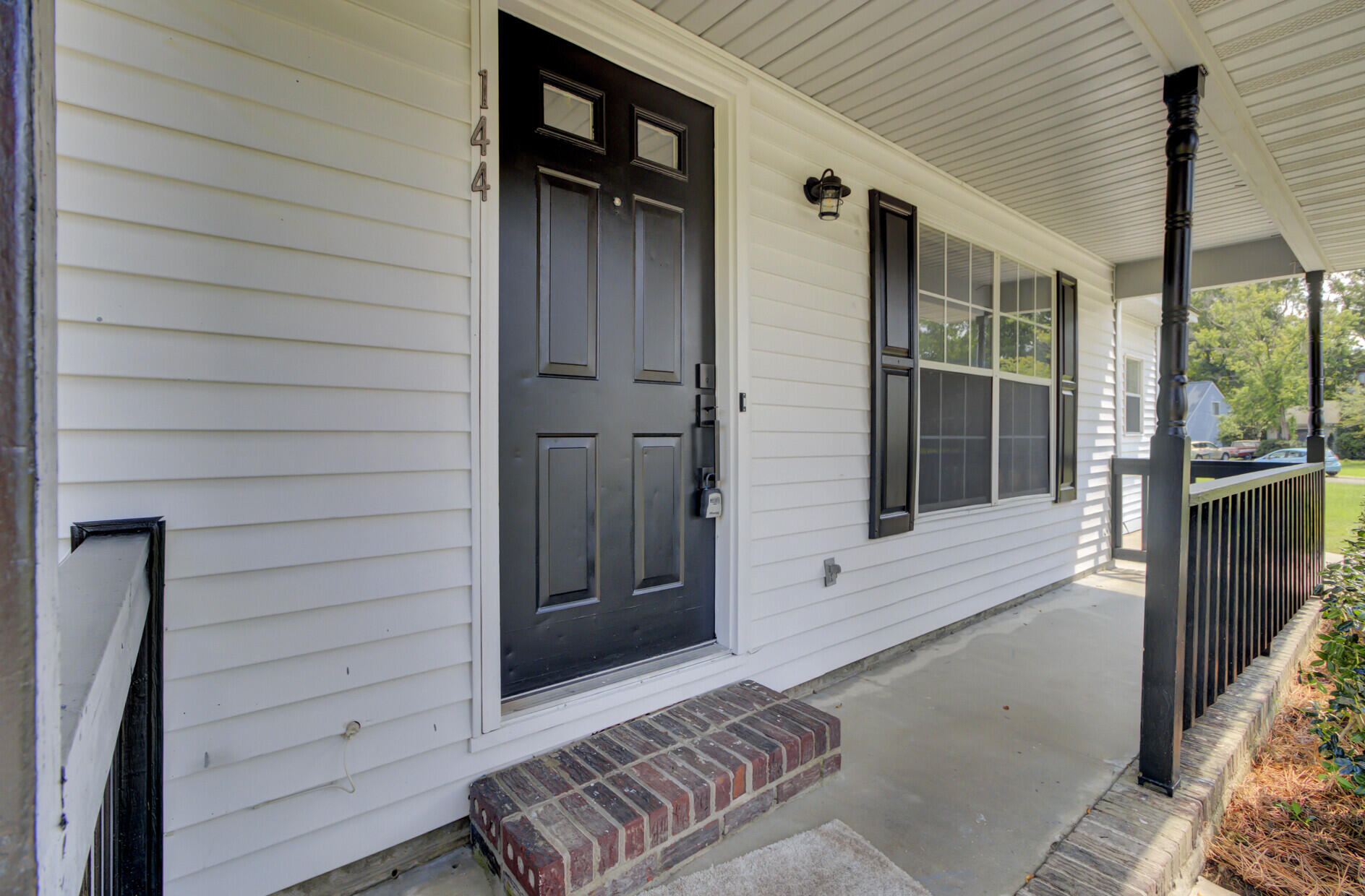 144 Traders Station Road Summerville, SC 29486 - Photo 5 of 40 05_5_mls