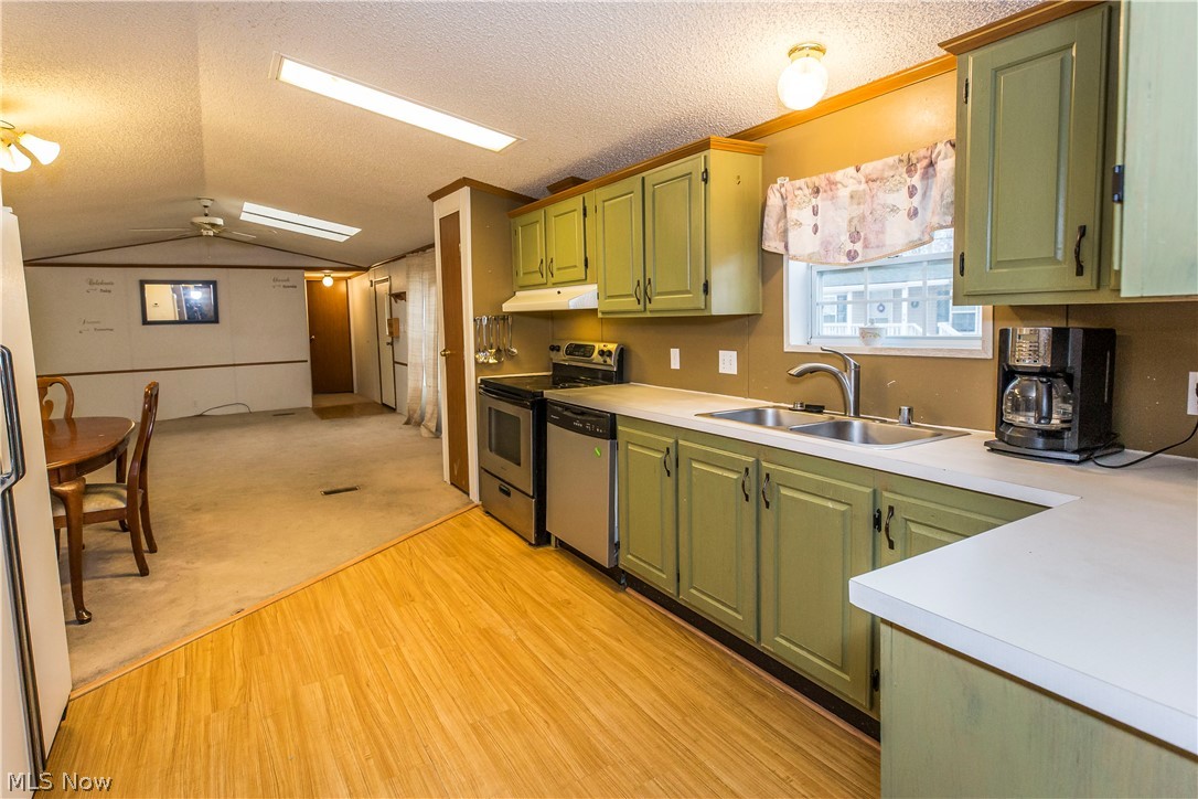 18592 Edwards Road, Unit 31 BUTTERNUT Doylestown, OH 44230 - Photo 14 of 34 Gallery Image 14