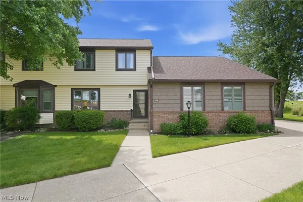 $209,900 | 33 Picadilly Court, Kent, OH 44240