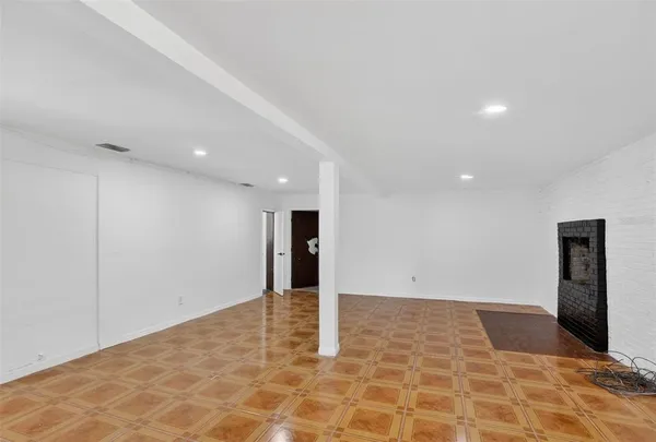 a view of empty room