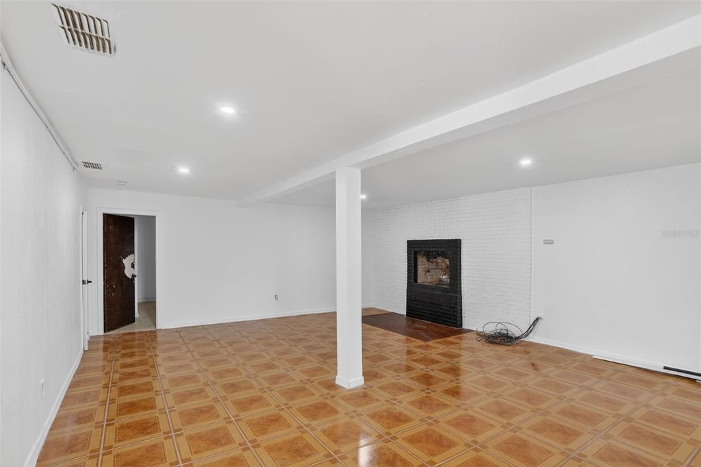 101 West Celeste Street Apopka, FL 32703 - Photo 14 of 47 a view of an empty room