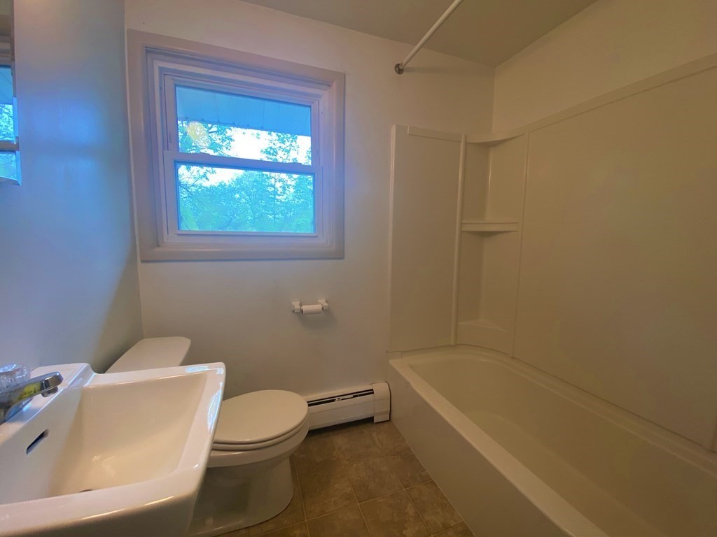 17 Manor Court, Unit 17 Springfield, MA 01118 - Photo 15 of 19 Gallery Image 15