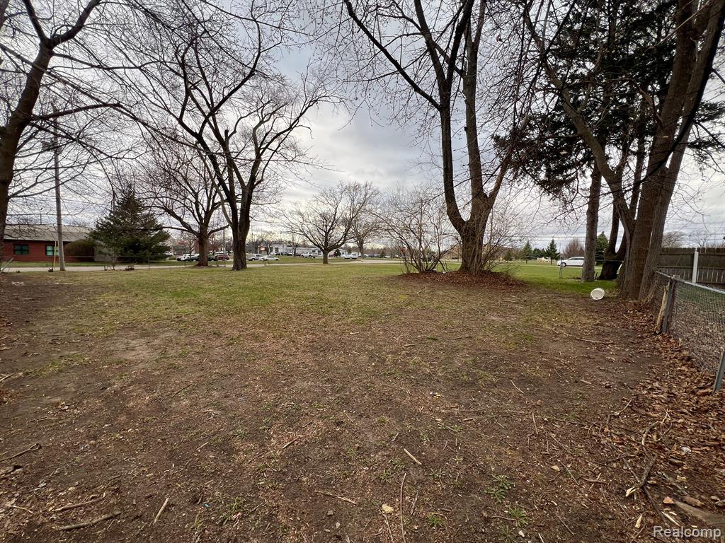 1436 East Pierson Road Flushing, MI 48433 - Photo 4 of 12
