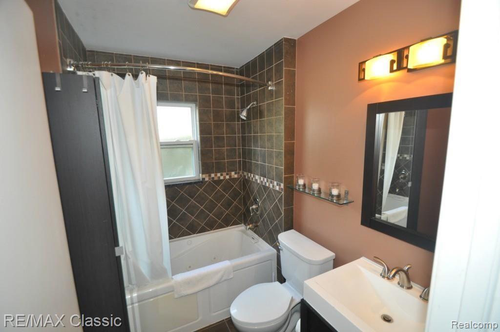 4407 West 14 Mile Road Royal Oak, MI 48073 - Photo 9 of 15