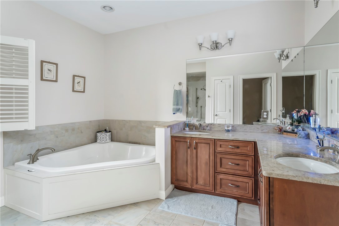 10 Winterberry Road Lincoln, RI 02865 - Photo 23 of 40 Gallery Image 23