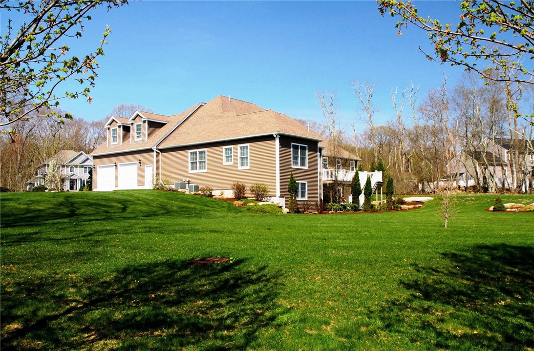 10 Winterberry Road Lincoln, RI 02865 - Photo 36 of 40 Gallery Image 36