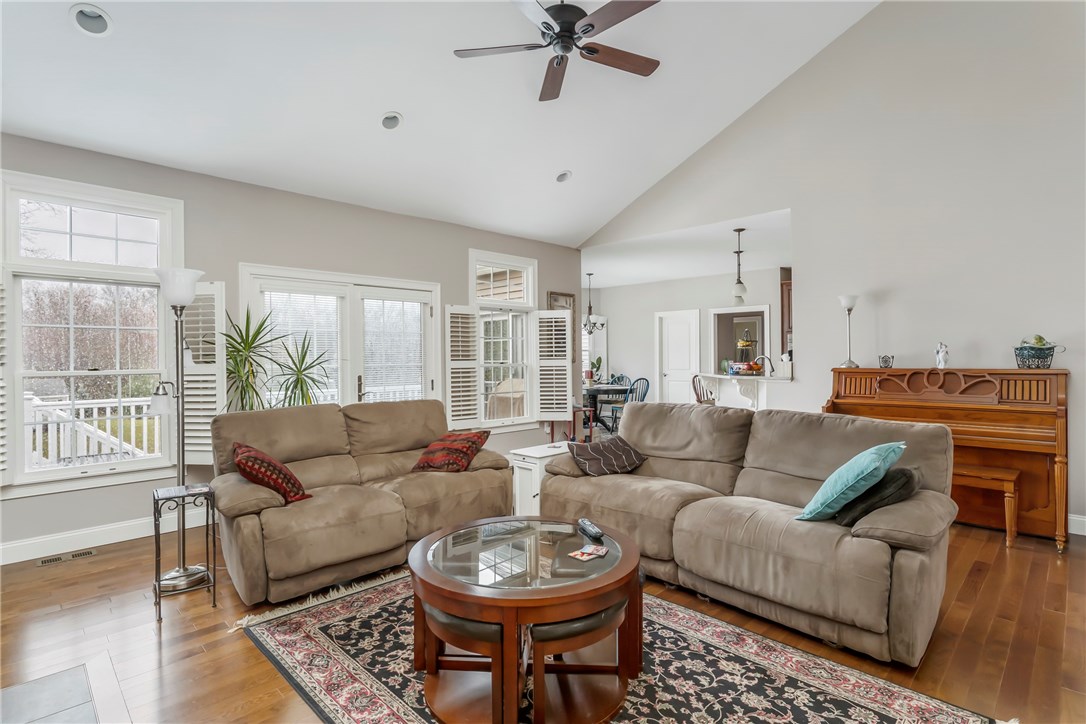 10 Winterberry Road Lincoln, RI 02865 - Photo 6 of 40 Gallery Image 6