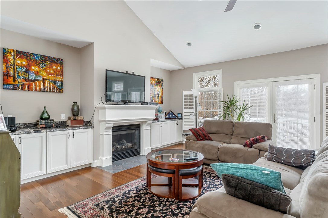 10 Winterberry Road Lincoln, RI 02865 - Photo 7 of 40 Gallery Image 7