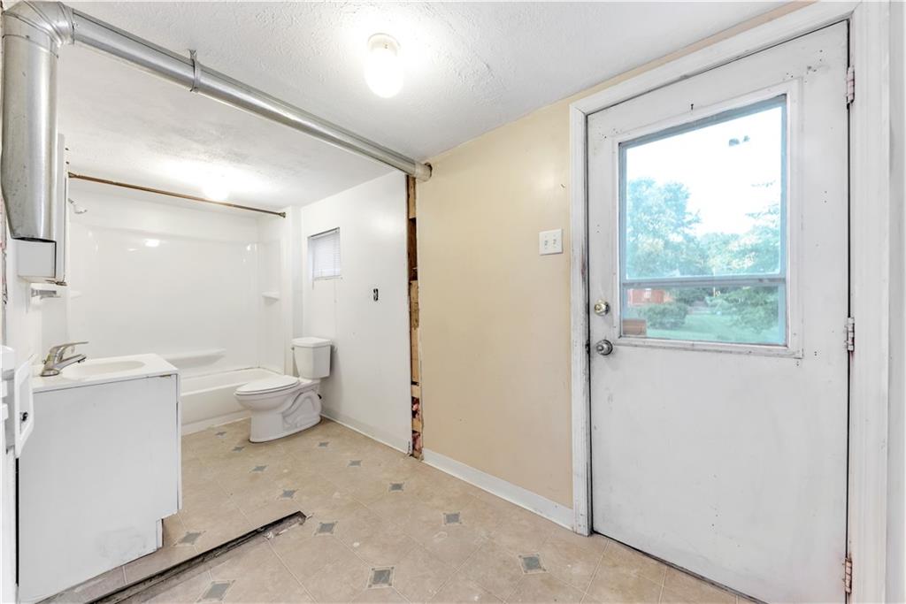 70 Noblestown Road Carnegie, PA 15106 - Photo 10 of 21 Gallery Image 10