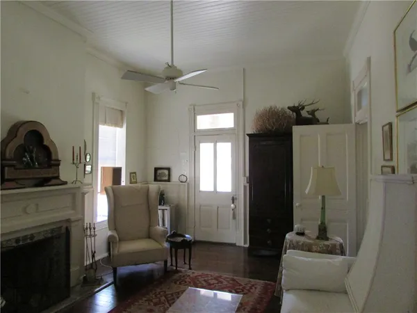 $275,500 | 221 East Garden Street, Goliad, TX 77963