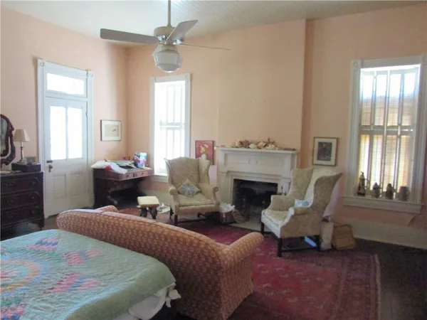 $275,500 | 221 East Garden Street, Goliad, TX 77963