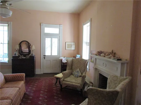 $275,500 | 221 East Garden Street, Goliad, TX 77963