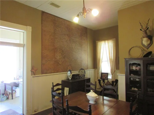 $275,500 | 221 East Garden Street, Goliad, TX 77963