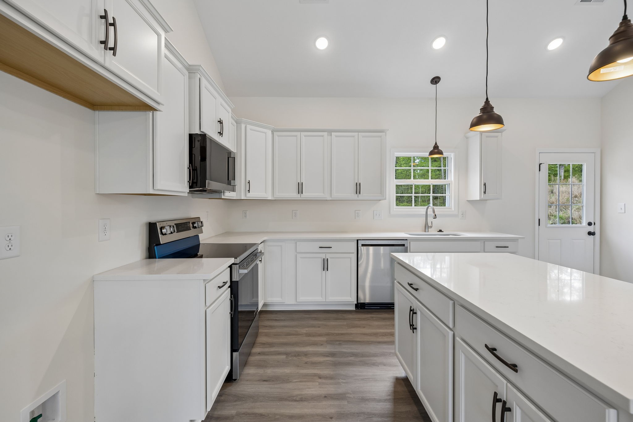 613 Hill Road Clarksville, TN 37040 - Photo 10 of 30