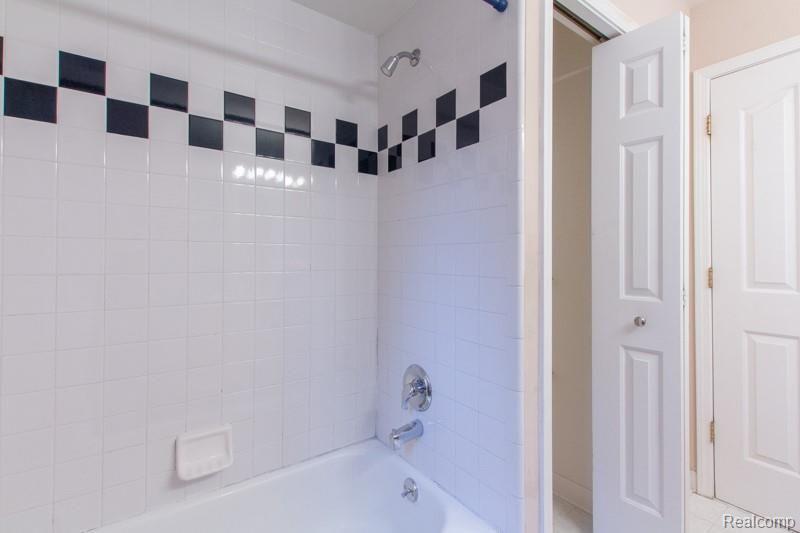 47955 Pavillon Road Canton, MI 48188 - Photo 51 of 53