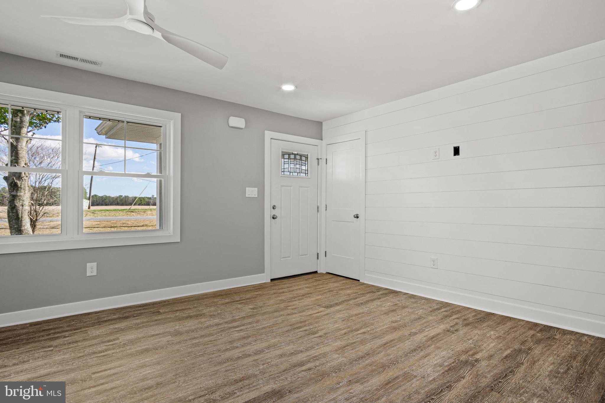 34648 Pepper Road Frankford, DE 19945 - Photo 15 of 38 Living room