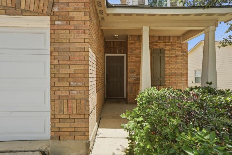 9723 Copper Rock Converse, TX 78109 - Photo 2 of 31