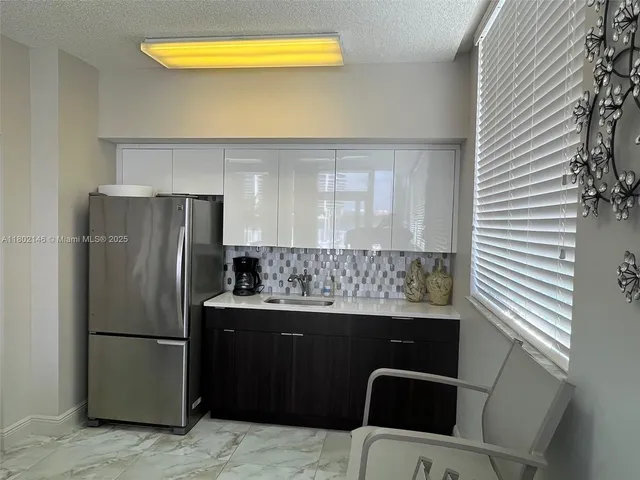 $4,000 | 18000 North Bay Road, Unit 204, Sunny Isles Beach, FL 33160