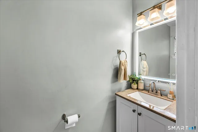 $260,000 | 3 Hawthorn Court, Unit 3, Cromwell, CT 06416