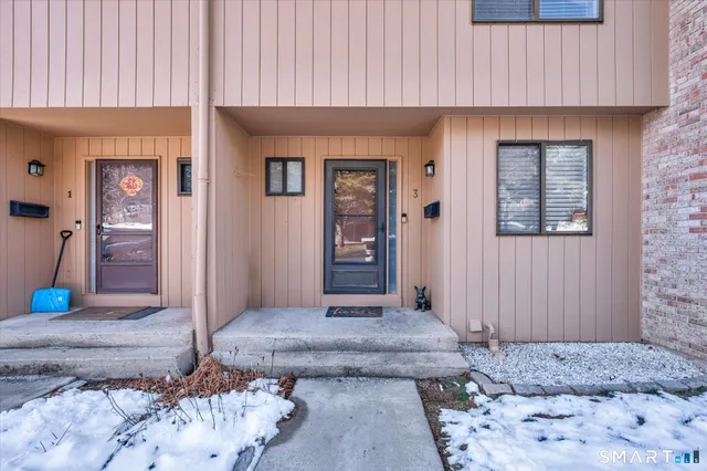 $260,000 | 3 Hawthorn Court, Unit 3, Cromwell, CT 06416