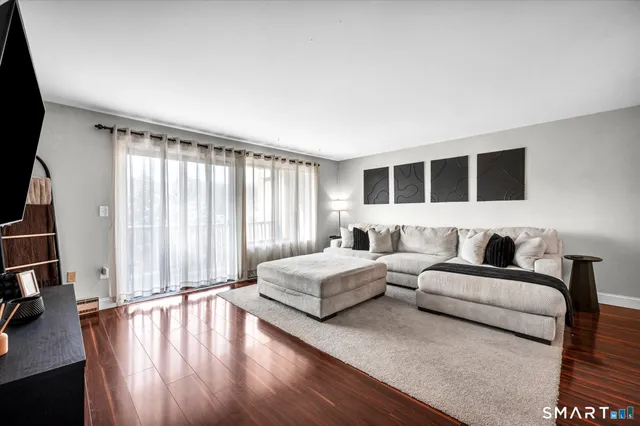 $260,000 | 3 Hawthorn Court, Unit 3, Cromwell, CT 06416