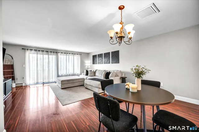 $260,000 | 3 Hawthorn Court, Unit 3, Cromwell, CT 06416