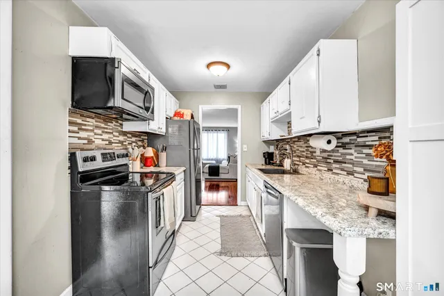 $260,000 | 3 Hawthorn Court, Unit 3, Cromwell, CT 06416