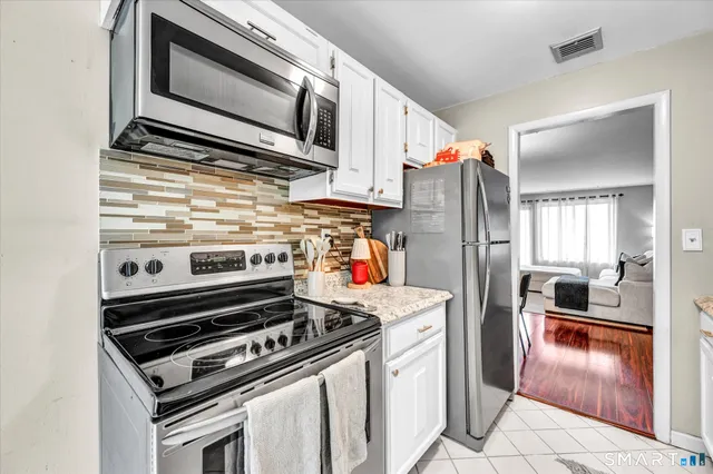 $260,000 | 3 Hawthorn Court, Unit 3, Cromwell, CT 06416