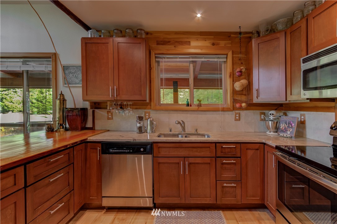 864 Cannon Road Packwood, WA 98361 - Photo 12 of 34 Gallery Image 12