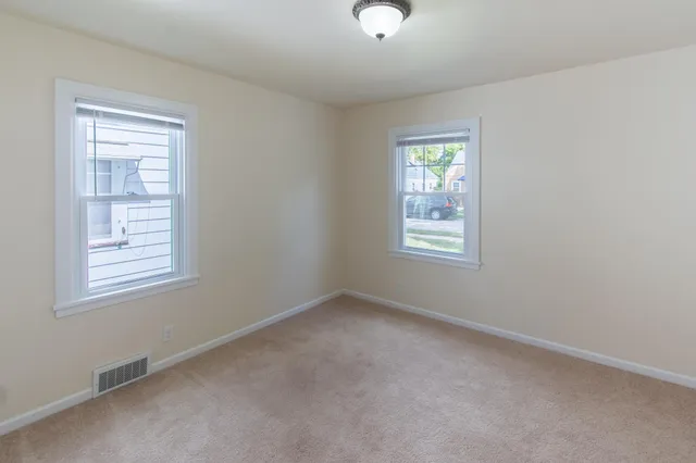 $324,900 | 7208 33rd Avenue, Kenosha, WI 53142