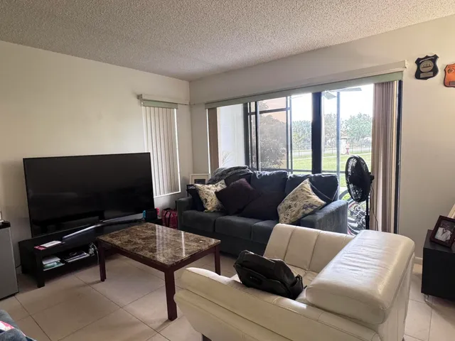 $2,100 | 3676 Alder Drive, Unit E1, West Palm Beach, FL 33417