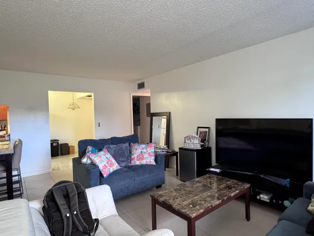 $2,100 | 3676 Alder Drive, Unit E1, West Palm Beach, FL 33417