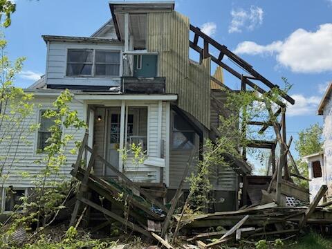 105 Wood Street Three Rivers, MI 49093 - Photo 4 of 7 5