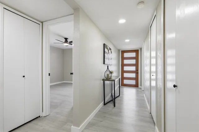 a view of entryway with livingroom