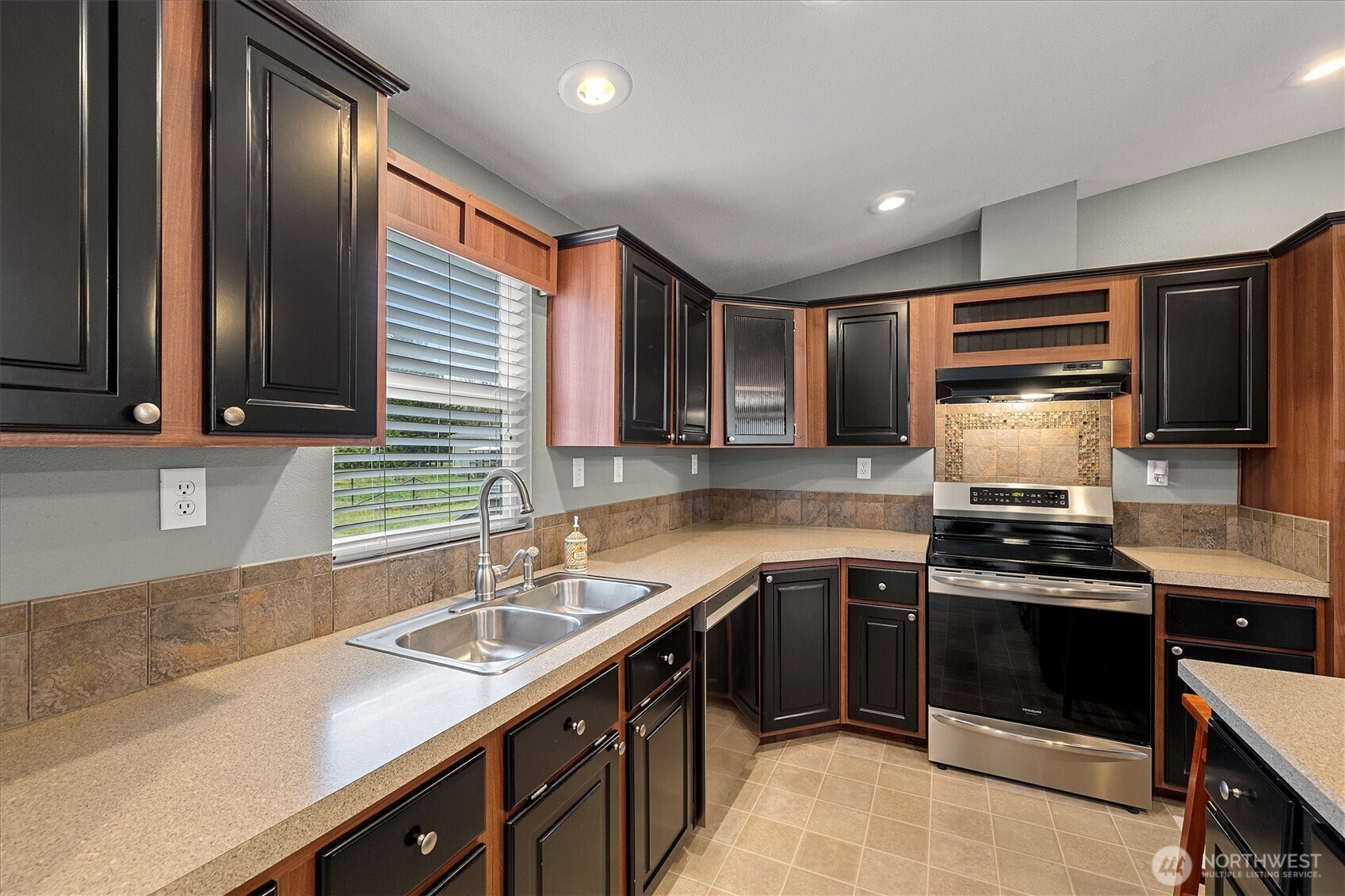 37273 Cape Horn Road Sedro-Woolley, WA 98284 - Photo 5 of 40