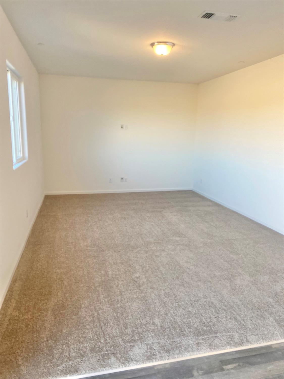 400 South Orange Avenue Reedley, CA 93654 - Photo 4 of 9 400 S Orange Ave, Great Room