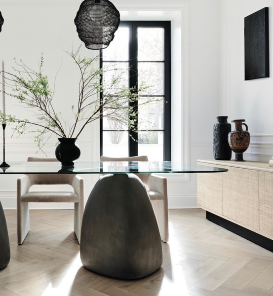 655 Sheridan Road Glencoe, IL 60022 - Photo 15 of 45 a view of entryway and window