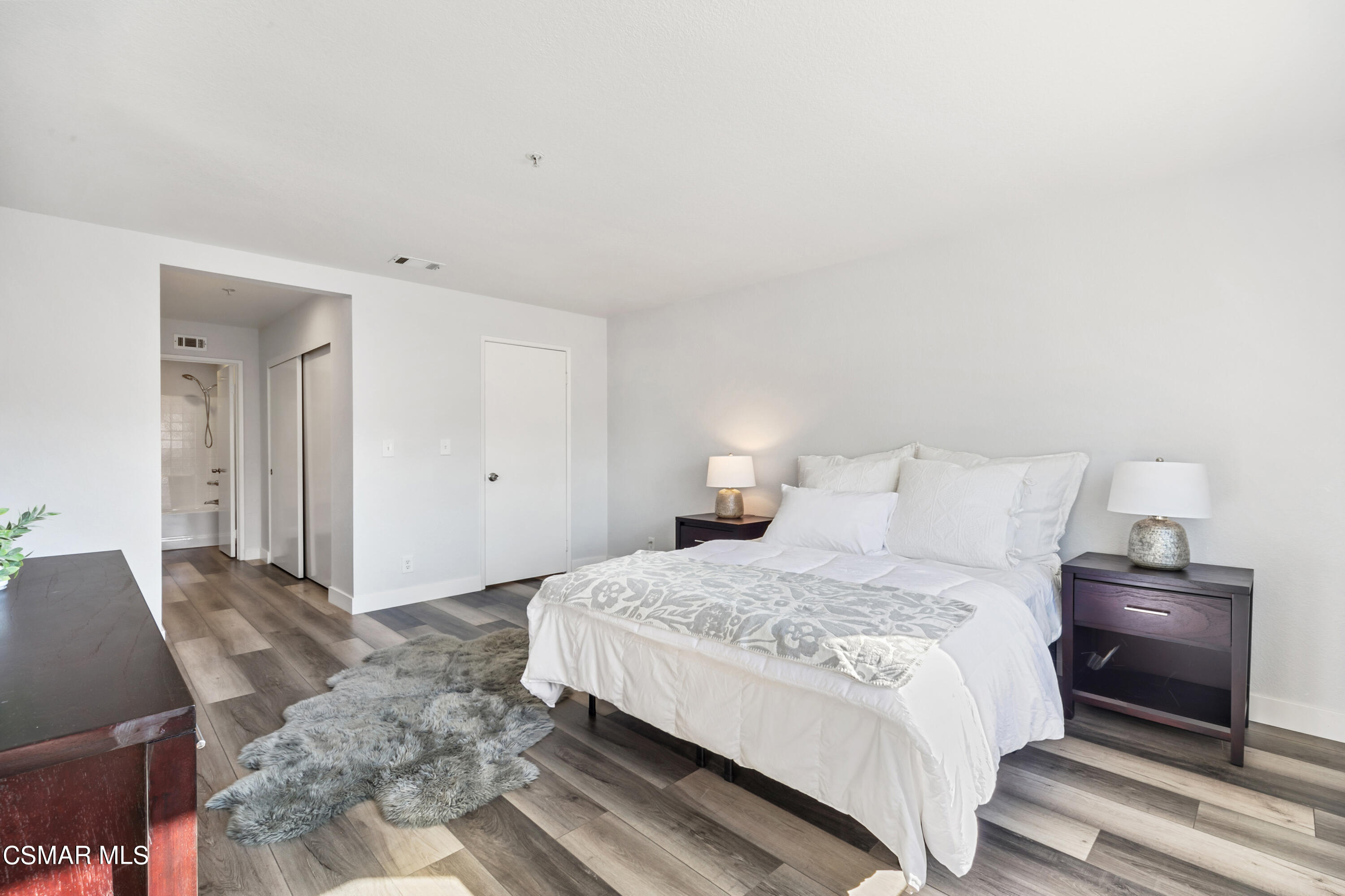 517 Orilla Walk Oxnard, CA 93030 - Photo 30 of 50 5DSR8301